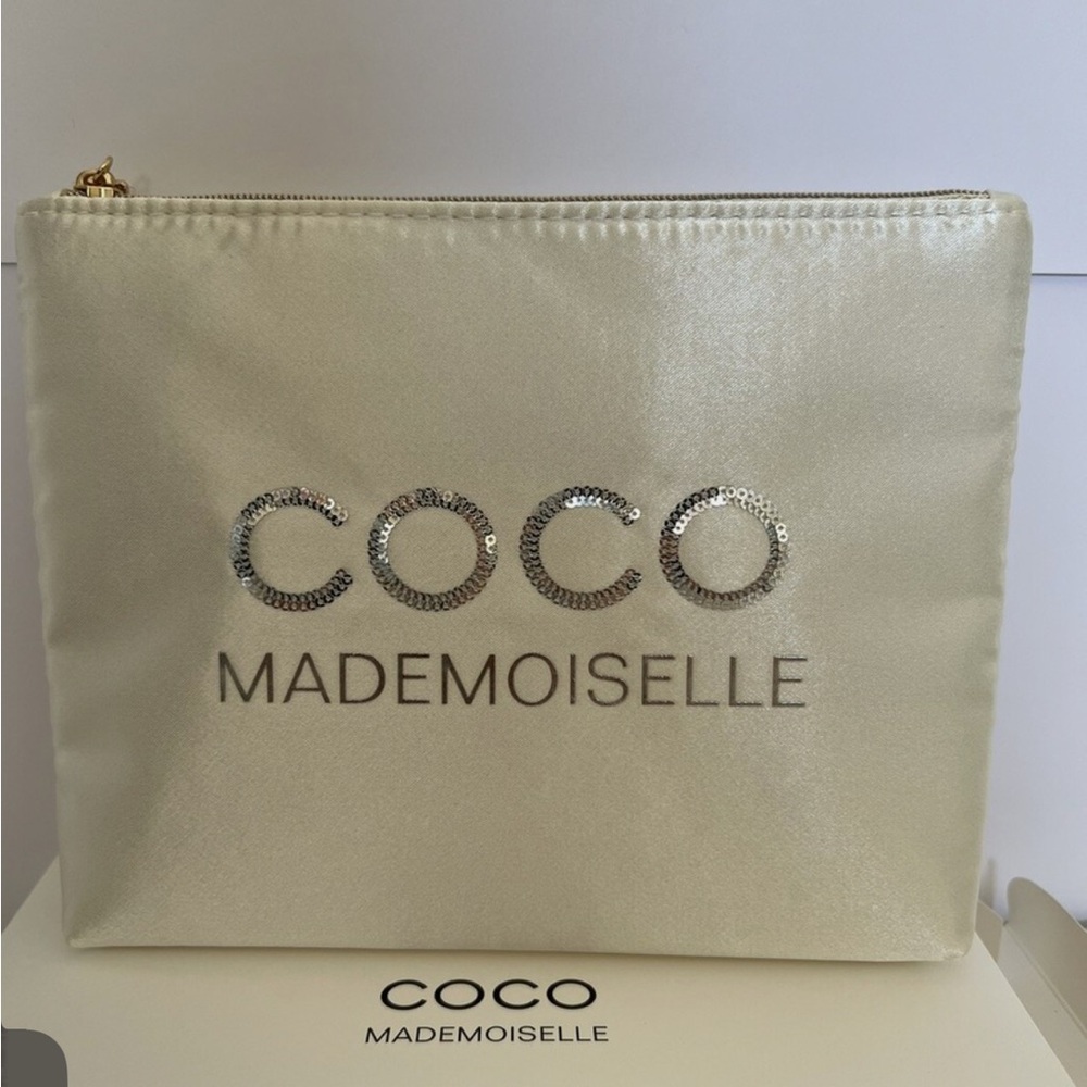 CHANEL Coco Mademoiselle Cream Pouch